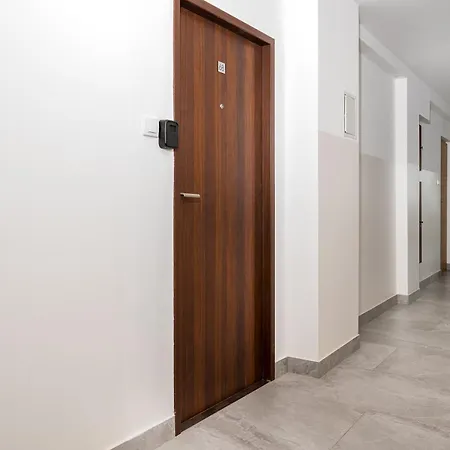 Krasinski Garden Elegant By Bookinghost Appartement