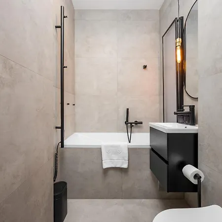 Krasinski Garden Elegant By Bookinghost Apartament *