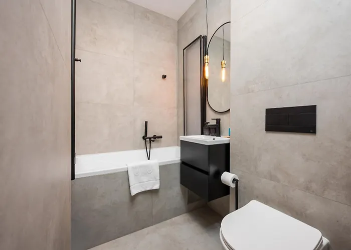 Krasinski Garden Elegant By Bookinghost Apartment Warsaw