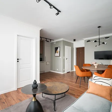 Krasinski Garden Elegant By Bookinghost *